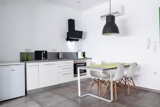 Hermes Apartments Афины Экстерьер фото